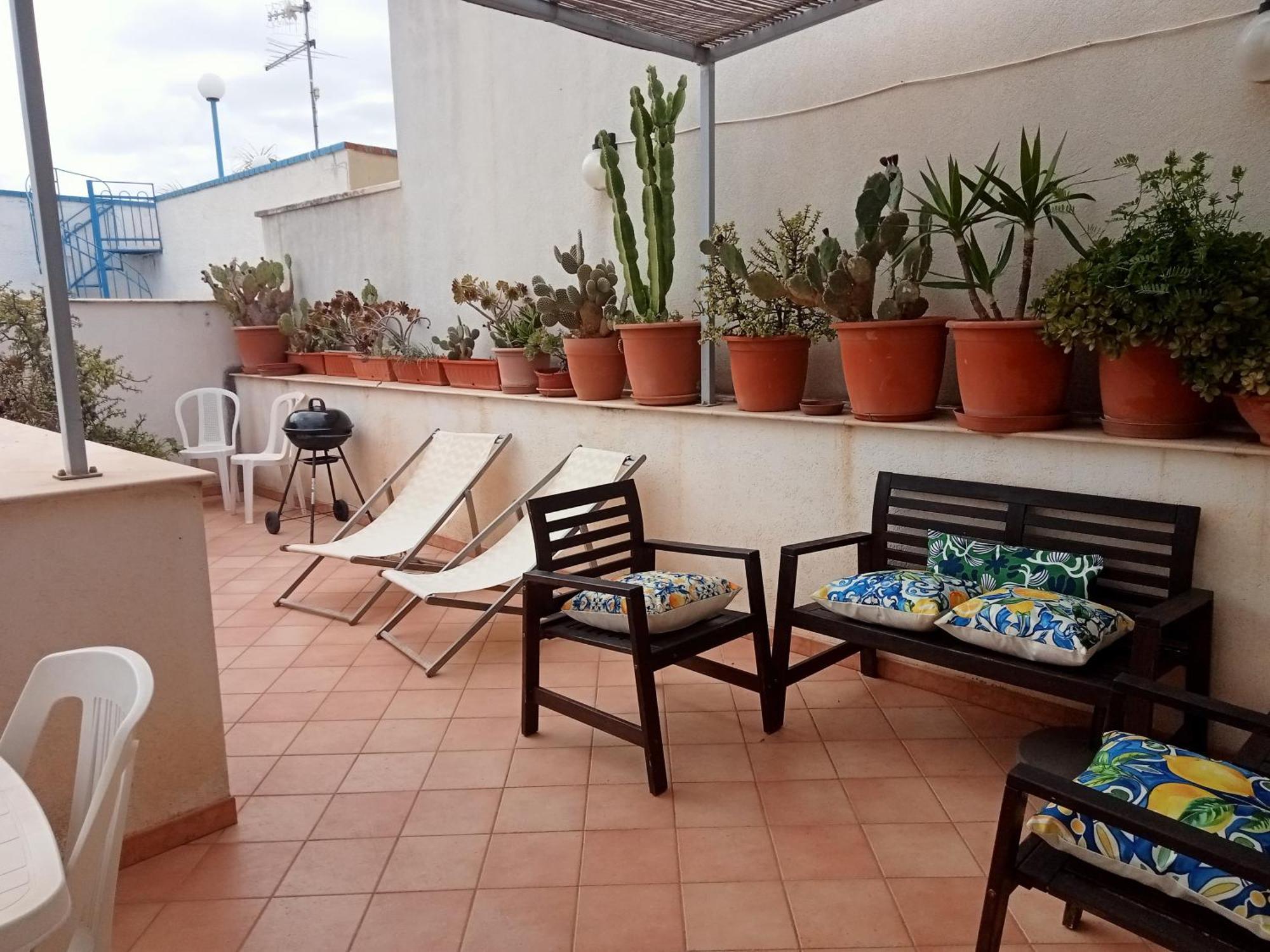 Apartment Colombo E Mattarella: With Wi-fi And Free Parking *